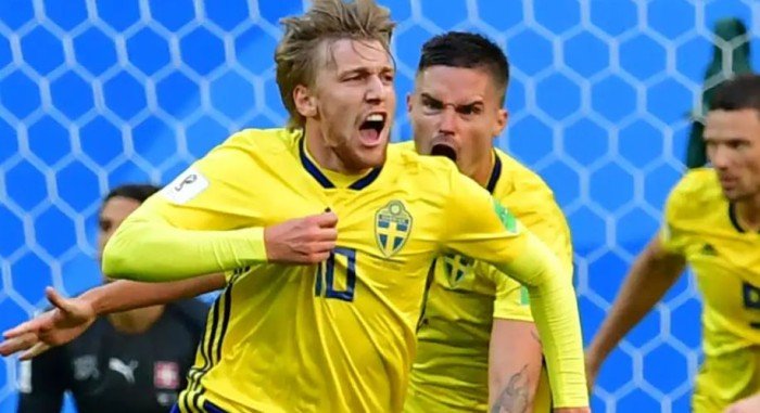 شاهد الأن.. مواجهة قوية بين السويد وسويسرا في تصفيات كأس العالم شاهد الأن.. مواجهة قوية بين السويد وسويسرا في تصفيات كأس العالم