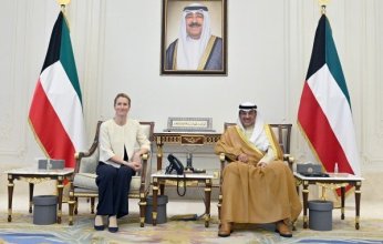 ولي عهد الكويت يستقبل الممثل الأعلى للاتحاد الأوروبي للشؤون الخارجية والسياسية والأمنية