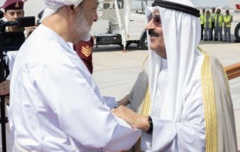 أمير الكويت يصل إلى سلطنة عمان في زيارة أخوية