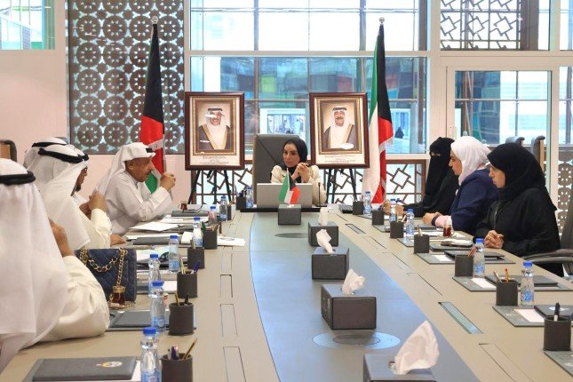 وزير الشؤون الاجتماعية: دور الهلال الأحمر الكويتي نابع من رسالته الإنسانية والتزامه بالشفافية والضوابط القانونية وزير الشؤون الاجتماعية: دور الهلال الأحمر الكويتي نابع من رسالته الإنسانية والتزامه بالشفافية والضوابط القانونية