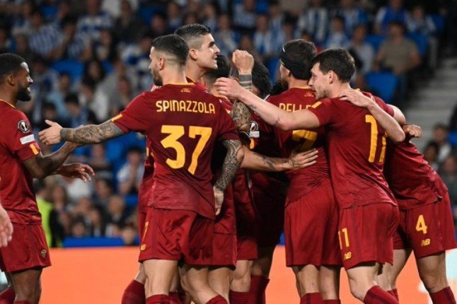 مواجهة مرتقبة| شاهد.. بث مباشر لمباراة روما وليل في الدوري الأوروبي مواجهة مرتقبة| شاهد.. بث مباشر لمباراة روما وليل في الدوري الأوروبي