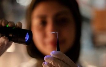 باحثون في «نيويورك أبوظبي» يطورون جهازاً ثورياً لعلاج الاضطرابات العصبية