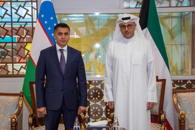 وزير المالية الكويتي بالوكالة يبحث مع سفير اوزبكستان سبل تعزيز العلاقات التجارية والاستثمارية وزير المالية الكويتي بالوكالة يبحث مع سفير اوزبكستان سبل تعزيز العلاقات التجارية والاستثمارية