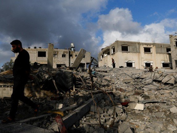 لماذا لم يتم وقف اطلاق النار.. .استشهاد فلسطينى واعتقال 9 آخرين جراء الاعتداءات الإسرائيلية بالقدس والخليل لماذا لم يتم وقف اطلاق النار.. .استشهاد فلسطينى واعتقال 9 آخرين جراء الاعتداءات الإسرائيلية بالقدس والخليل