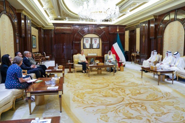 رئيس مجلس الوزراء الكويتي يستقبل الممثل الأعلى للاتحاد الأوروبي للشؤون الخارجية والسياسة الأمنية رئيس مجلس الوزراء الكويتي يستقبل الممثل الأعلى للاتحاد الأوروبي للشؤون الخارجية والسياسة الأمنية