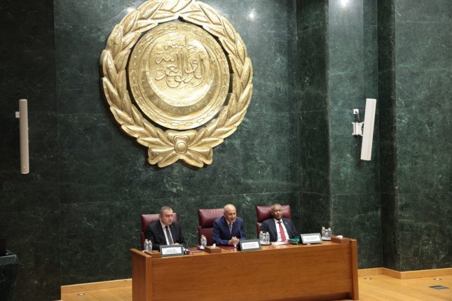 الامانة العامة لجامعة الدول العربية تكرم المشاركين فى مبادرة "إسناد السودانيين المتأثرين بالحرب" الامانة العامة لجامعة الدول العربية تكرم المشاركين فى مبادرة "إسناد السودانيين المتأثرين بالحرب"