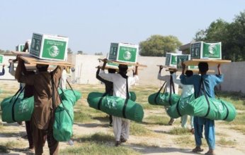 "سلمان للإغاثة" يقدم 4700 حقيبة إيوائية لمتضرري عدة أقاليم في باكستان**