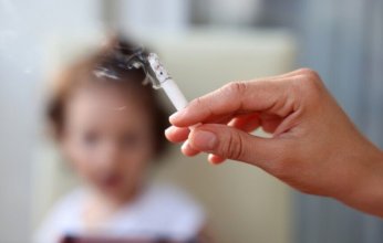 التدخين السلبي يسرق طفولة الملايين.. 8.45 مليون يوم صحي يضيع سنويًا من حياة الأطفال حول العالم