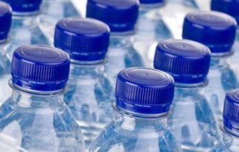 سلطنة عمان تحظر استيراد المياه المعبأة من إيران لأسباب صحية