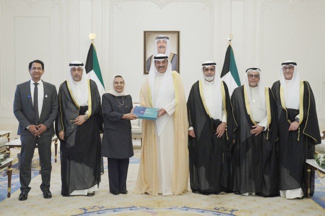 ولي عهد الكويت يستقبل رئيس وأعضاء مجلس الإدارة التأسيسي لجامعة عبد الله السالم ولي عهد الكويت يستقبل رئيس وأعضاء مجلس الإدارة التأسيسي لجامعة عبد الله السالم