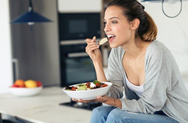 توقف عنها فورًا.. عادات غذائية تدمر نسيج العظام توقف عنها فورًا.. عادات غذائية تدمر نسيج العظام