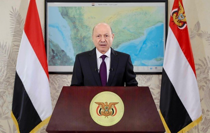 رئيس مجلس القيادة اليمني يدعو الحوثيين إلى القاء السلاح والانصياع لإرادة الشعب رئيس مجلس القيادة اليمني يدعو الحوثيين إلى القاء السلاح والانصياع لإرادة الشعب