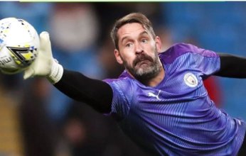 الحارس سكوت كارسون يعلن اعتزاله كرة القدم