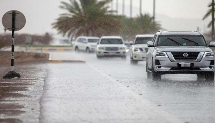 الأرصاد الإماراتية: أمطار ابتداء من الجمعة مصحوبة بانخفاض في درجات الحرارة الأرصاد الإماراتية: أمطار ابتداء من الجمعة مصحوبة بانخفاض في درجات الحرارة