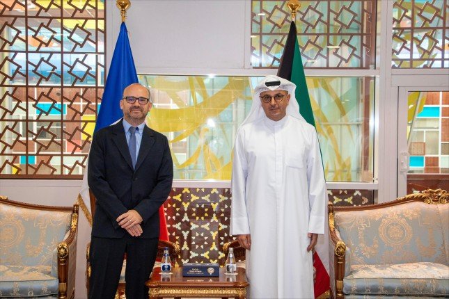 وزير الكهرباء: الكويت منفتحة على الاستثمارات الأجنبية وتقديم التسهيلات للمستثمرين عبر الشراكة بين "العام والخاص" وزير الكهرباء: الكويت منفتحة على الاستثمارات الأجنبية وتقديم التسهيلات للمستثمرين عبر الشراكة بين "العام والخاص"