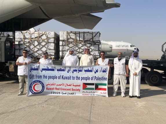 لإغاثة غزة.. إقلاع الطائرة الـ18 من الحرس الجوي الكويتي الثاني بـ10 أطنان من المساعدات لإغاثة غزة.. إقلاع الطائرة الـ18 من الحرس الجوي الكويتي الثاني بـ10 أطنان من المساعدات