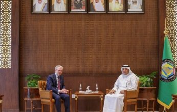أمين مجلس التعاون يبحث مع المستشار الدبلوماسي لرئيسة وزراء إيطاليا تعزيز التعاون المشترك