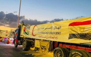 الهلال الأحمر فى غزة يدعو إلى الضغط لدخول المساعدات الإنسانية