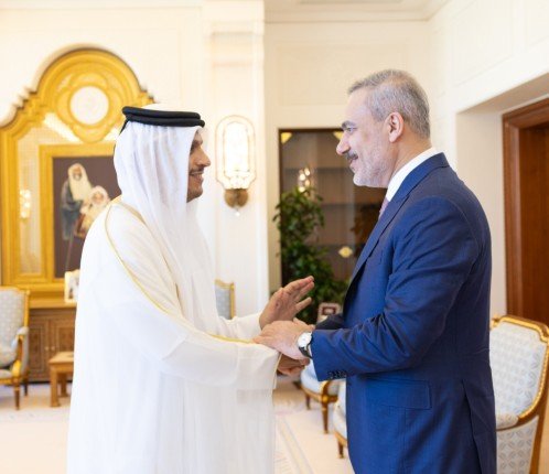 رئيس الوزراء القطري يبحث مع وزير الخارجية التركي تطورات الأوضاع في قطاع غزة والأراضي الفلسطينية المحتلة رئيس الوزراء القطري يبحث مع وزير الخارجية التركي تطورات الأوضاع في قطاع غزة والأراضي الفلسطينية المحتلة