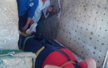 إنقاذ سائحة إسبانية في عملية معقدة بعدما علقت داخل ممر ضيف بهرم سنفرو المنحني بدهشور