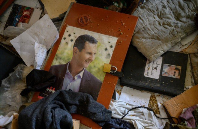 القضاء الفرنسي يصدر مذكرة توقيف ثالثة بحق بشار الأسد بتهم تتعلق بجرائم حرب وهجمات كيميائية القضاء الفرنسي يصدر مذكرة توقيف ثالثة بحق بشار الأسد بتهم تتعلق بجرائم حرب وهجمات كيميائية