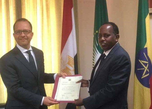 رغم الخلافات بين البلدين.. مصر تعين سفيرا جديدا في إثيوبيا رغم الخلافات بين البلدين.. مصر تعين سفيرا جديدا في إثيوبيا
