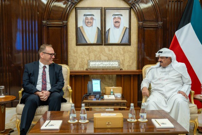 رئيس مجلس الوزراء الكويتي يستقبل وفدا من منظمة التعاون الاقتصادي والتنمية رئيس مجلس الوزراء الكويتي يستقبل وفدا من منظمة التعاون الاقتصادي والتنمية
