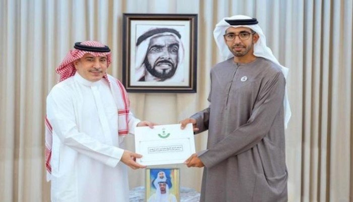 رئيس الإمارات يتلقى رسالة خطية من ولي عهد السعودية رئيس الإمارات يتلقى رسالة خطية من ولي عهد السعودية