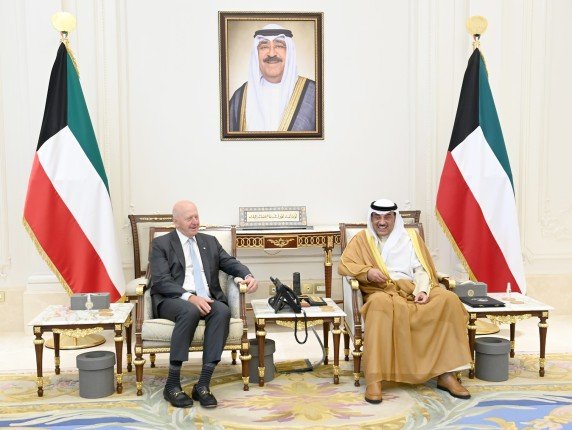 ولي عهد الكويت يستقبل الرئيس التنفيذي لشركة جولدمان ساكس ولي عهد الكويت يستقبل الرئيس التنفيذي لشركة جولدمان ساكس