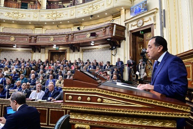 مصر.. رئيس الوزراء يجدد التزام الحكومة بالحوار والتعاون والتكامل مع مجلس النواب مصر.. رئيس الوزراء يجدد التزام الحكومة بالحوار والتعاون والتكامل مع مجلس النواب