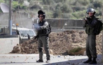 إصابة فلسطيني برصاص الاحتلال الإسرائيلي قرب جدار الفصل العنصري في بلدة الرام شمالي القدس المحتلة