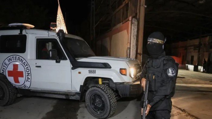 إسرائيل تعلن استلام رفات رهينة من غزة إسرائيل تعلن استلام رفات رهينة من غزة