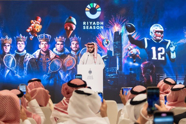 رئيس هيئة الترفيه السعودية يعلن انطلاق فعاليات موسم الرياض الجمعة المقبل بمسيرة كبرى رئيس هيئة الترفيه السعودية يعلن انطلاق فعاليات موسم الرياض الجمعة المقبل بمسيرة كبرى
