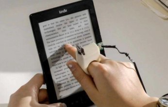 باحثون يبتكرون جهازا للمكفوفين يمكنهم من القراءة