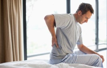 3 تمارين منزلية فعّالة لتخفيف آلام الظهر وتقوية العمود الفقري.. تعرف عليها