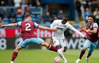 شاهد.. بث مباشر لمباراة أستون فيلا وبيرنلي في الدوري الإنجليزي