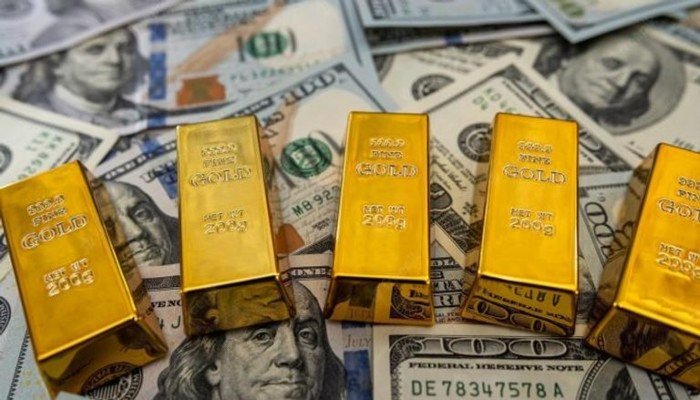 تحرك الأسواق العالمية.. الذهب يتراجع والدولار يصعد والنفط يشتعل بالعقوبات تحرك الأسواق العالمية.. الذهب يتراجع والدولار يصعد والنفط يشتعل بالعقوبات