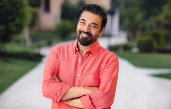 حميد الشاعري يقدم الأغنية الدعائية لفيلم «فيها إيه يعني»