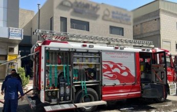 "الإطفاء" تسيطر على حريق منجرة في منطقة الشويخ الصناعية دون إصابات