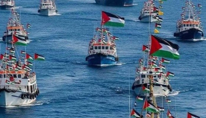 بحرية الاحتلال الإسرائيلي تعترض 40 قارباً من "أسطول الصمود" بحرية الاحتلال الإسرائيلي تعترض 40 قارباً من "أسطول الصمود"