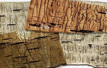 طالب روسي يطوّر ذكاءً اصطناعياً يفك رموز المخطوطات القديمة في ثوانٍ