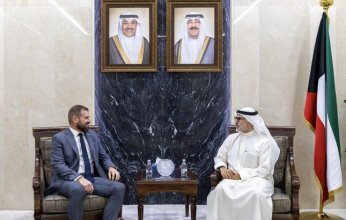 نائب وزير الخارجية الكويتي يستقبل رئيس لجنة الشؤون الخارجية والدفاع والتجارة في برلمان نيوزلاندا