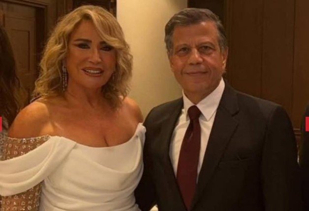 بالفيديو.. أول ظهور لـ إيناس الدغيدي وزوجها على الهواء بعد الزفاف بالفيديو.. أول ظهور لـ إيناس الدغيدي وزوجها على الهواء بعد الزفاف