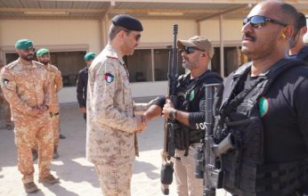 رئيس الأركان العامة للجيش الكويتي يقوم بزيارة إلى لواء (المغاوير / 25)