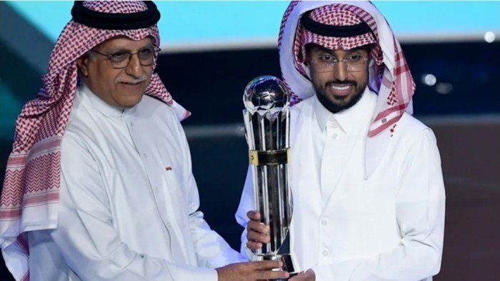 أول تعليق لـ الدوسري بعد تتويجه بجائزة أفضل لاعب في آسيا أول تعليق لـ الدوسري بعد تتويجه بجائزة أفضل لاعب في آسيا