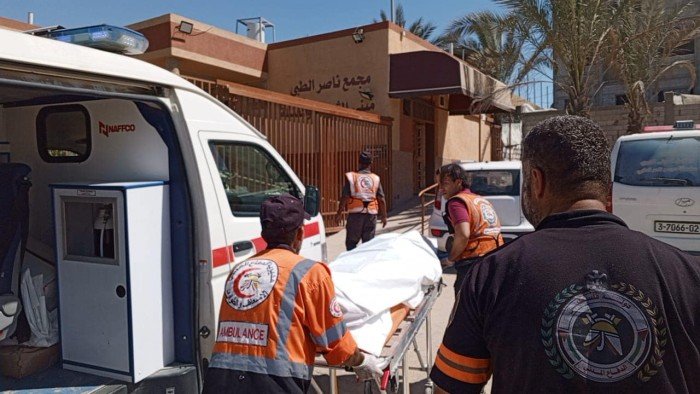 شهداء وجرحى باستهداف إسرائيلي لمركبة شرقي غزة شهداء وجرحى باستهداف إسرائيلي لمركبة شرقي غزة