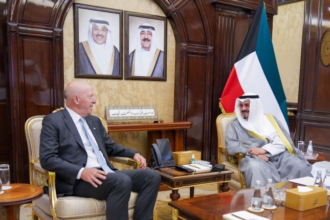 رئيس الوزراء الكويتي يستقبل الرئيس التنفيذي لشركة جولدمان ساكس رئيس الوزراء الكويتي يستقبل الرئيس التنفيذي لشركة جولدمان ساكس