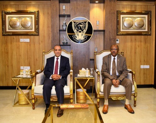 مصر والسودان يُؤكدان وحدة موقفهما كدولتي مصب لنهر النيل وضرورة الالتزام الكامل بالقانون الدولي مصر والسودان يُؤكدان وحدة موقفهما كدولتي مصب لنهر النيل وضرورة الالتزام الكامل بالقانون الدولي