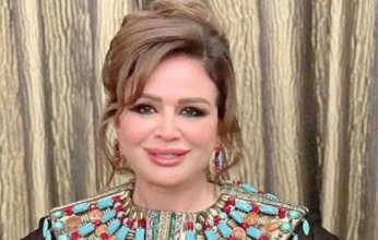 إلهام شاهين تعلق على واقعة تطاير فستانها في مهرجان الجونة السينمائي