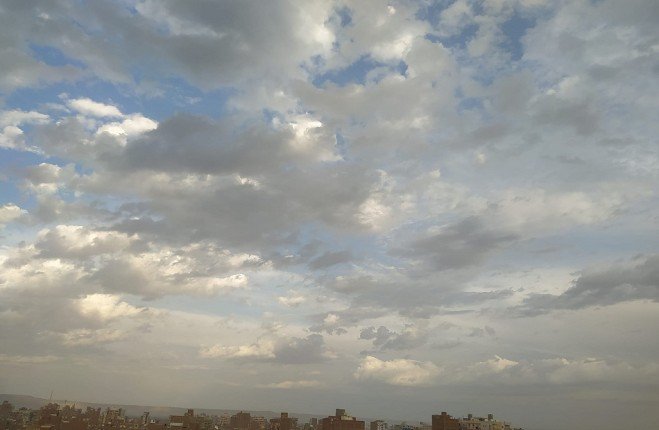 الأرصاد الجوية بمصر تُحذر من سحب رعدية ممطرة على السواحل الشمالية الغربية الآن